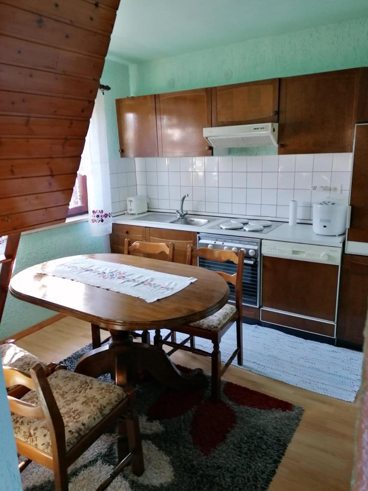 Studio Apartman Barbara Josipdol Ngoại thất bức ảnh